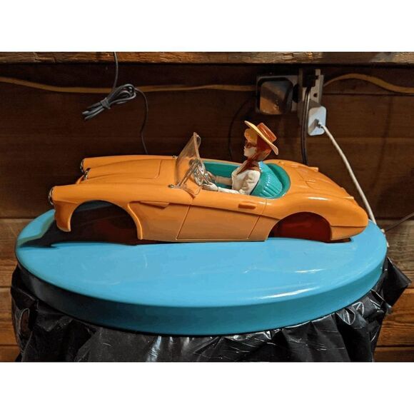 VINTAGE BARBIE 1962 AUSTIN HEALEY 3000 BJ8 CAR PARTS FOR AM/FM CLOCK RADIO - Picture 3 of 8